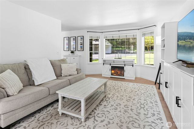 24424 249th Avenue SE, Maple Valley, WA 98038