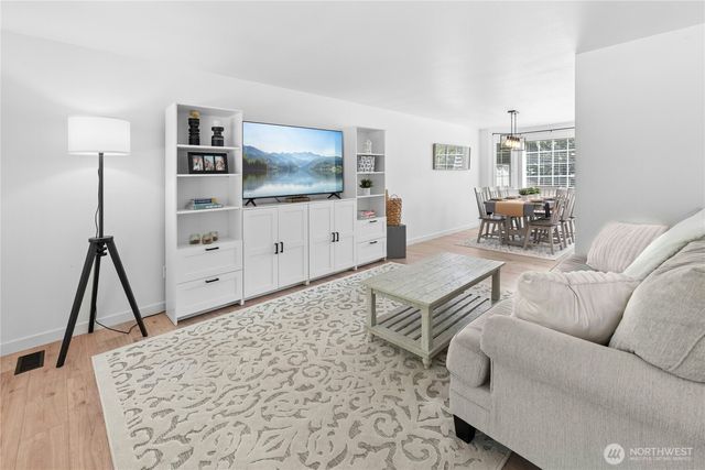 24424 249th Avenue SE, Maple Valley, WA 98038