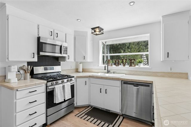 24424 249th Avenue SE, Maple Valley, WA 98038
