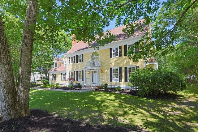8 Turner Hill Road, Medfield, MA 02052