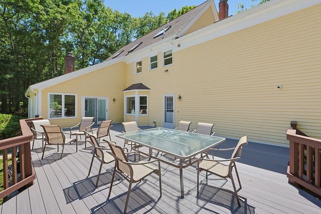 8 Turner Hill Road, Medfield, MA 02052