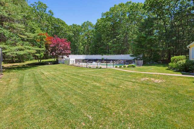 8 Turner Hill Road, Medfield, MA 02052