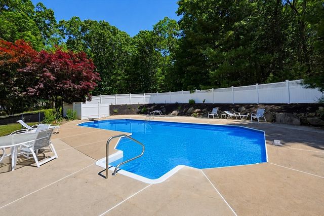 8 Turner Hill Road, Medfield, MA 02052