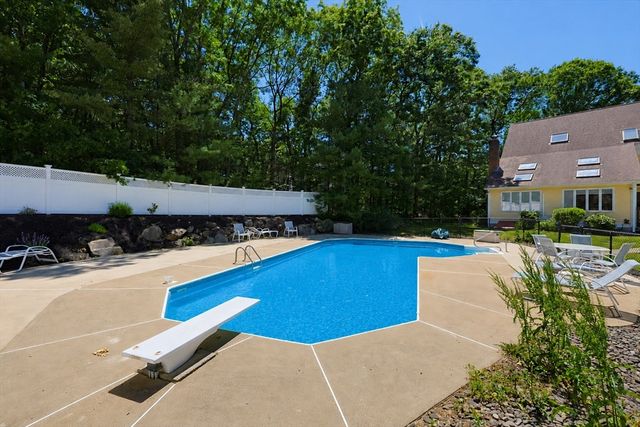 8 Turner Hill Road, Medfield, MA 02052