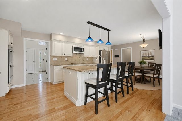8 Turner Hill Road, Medfield, MA 02052