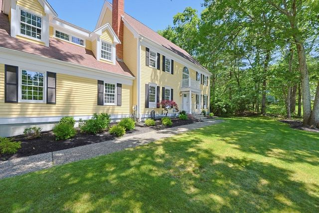 8 Turner Hill Road, Medfield, MA 02052