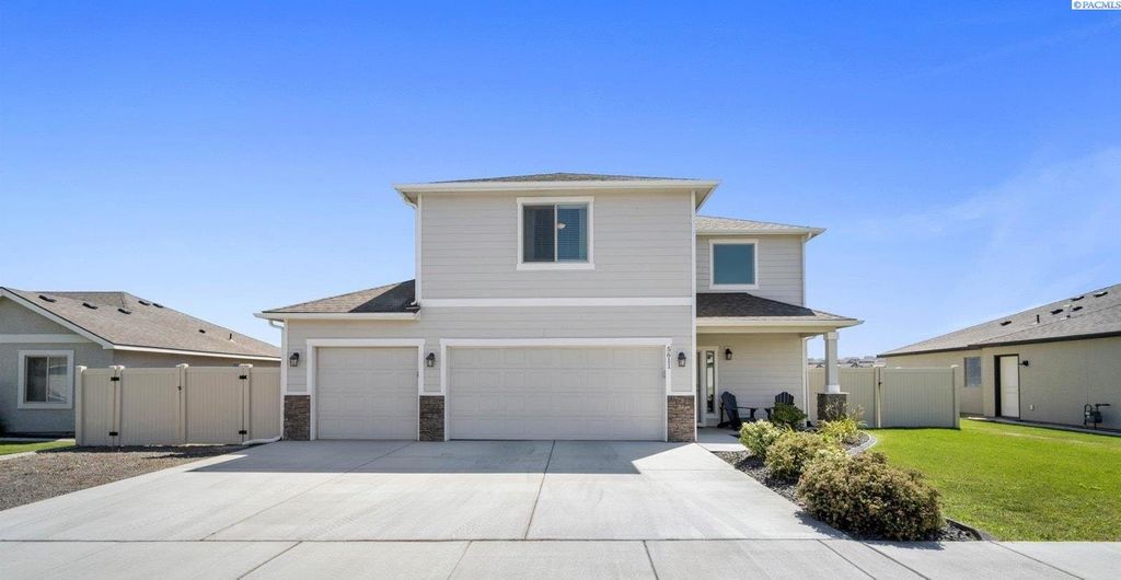 5611 W 32nd Ave, Kennewick, WA 99338