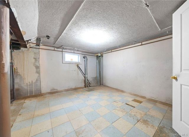 225 Windsor Parkway, Hempstead, NY 11550