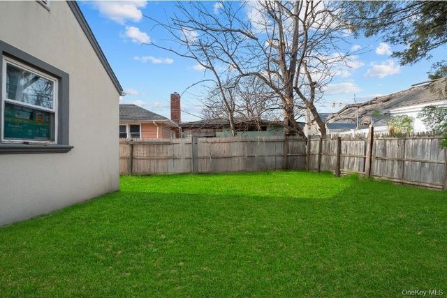 225 Windsor Parkway, Hempstead, NY 11550