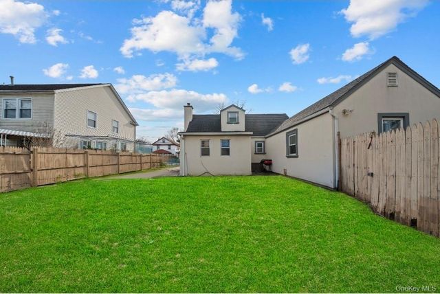 225 Windsor Parkway, Hempstead, NY 11550