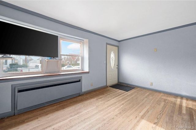 225 Windsor Parkway, Hempstead, NY 11550