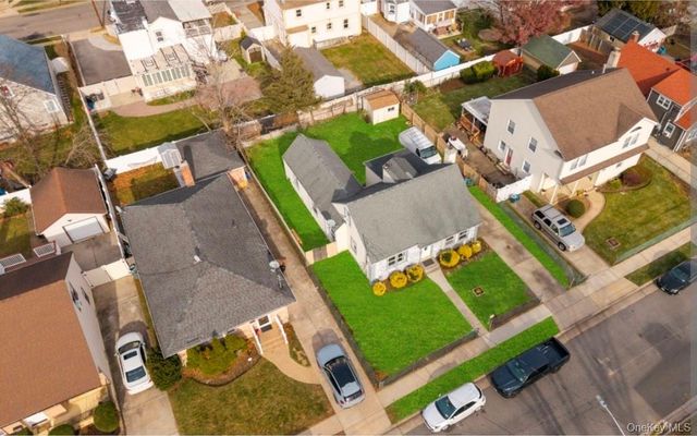 225 Windsor Parkway, Hempstead, NY 11550