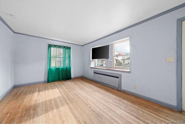 225 Windsor Parkway, Hempstead, NY 11550