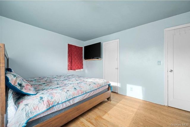 225 Windsor Parkway, Hempstead, NY 11550