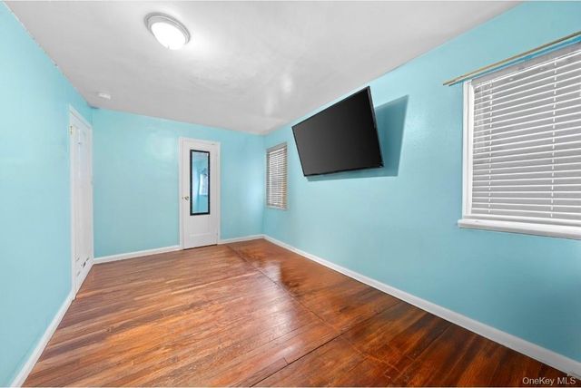 225 Windsor Parkway, Hempstead, NY 11550