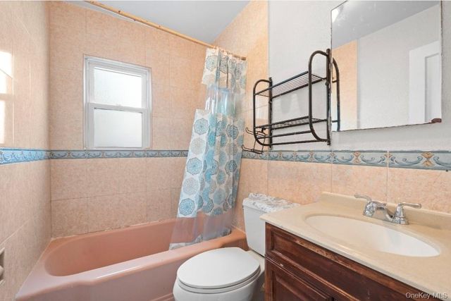 225 Windsor Parkway, Hempstead, NY 11550