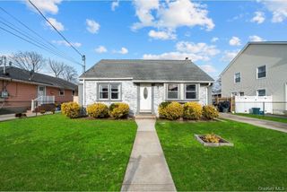 225 Windsor Parkway, Hempstead, NY 11550