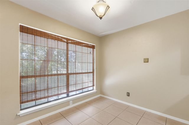 2505 Wedglea Drive 232, Dallas, TX 75211