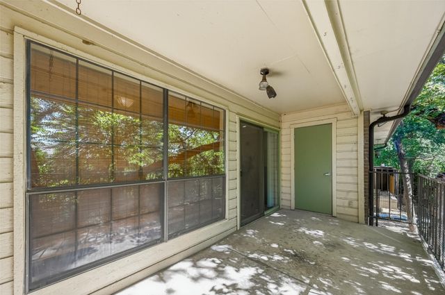 2505 Wedglea Drive 232, Dallas, TX 75211