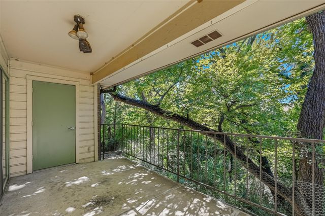 2505 Wedglea Drive 232, Dallas, TX 75211