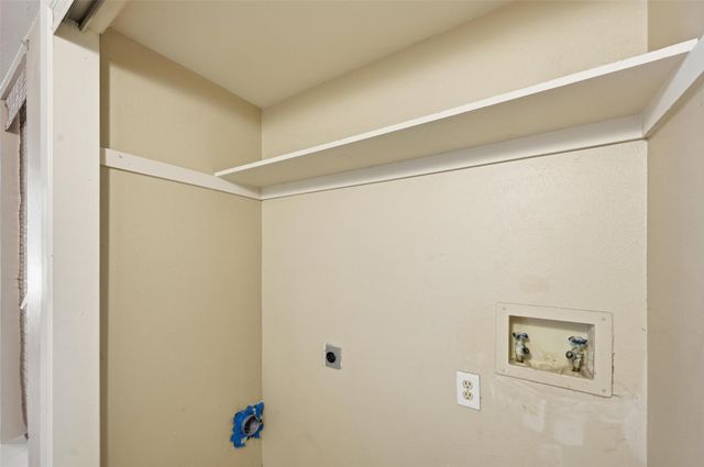 2505 Wedglea Drive 232, Dallas, TX 75211