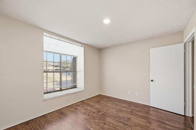 2505 Wedglea Drive 232, Dallas, TX 75211