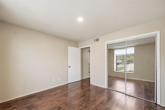 2505 Wedglea Drive 232, Dallas, TX 75211