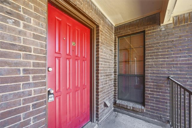 2505 Wedglea Drive 232, Dallas, TX 75211