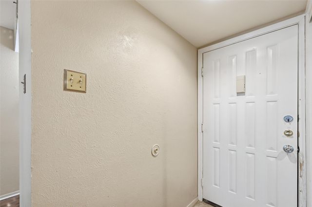 2505 Wedglea Drive 232, Dallas, TX 75211