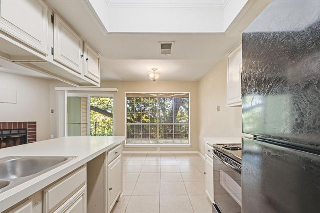 2505 Wedglea Drive 232, Dallas, TX 75211