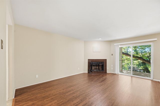 2505 Wedglea Drive 232, Dallas, TX 75211