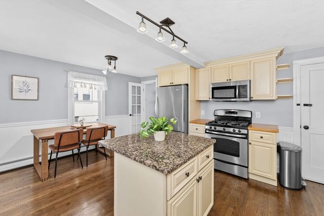 33 Bromfield Steet 33, Watertown, MA 02472