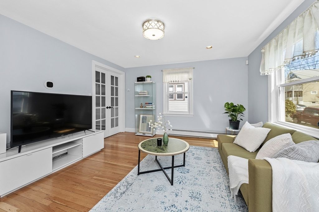 33 Bromfield Steet 33, Watertown, MA 02472