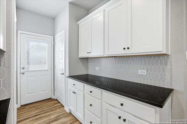 1608 Skyline, Canyon Lake, TX 78133