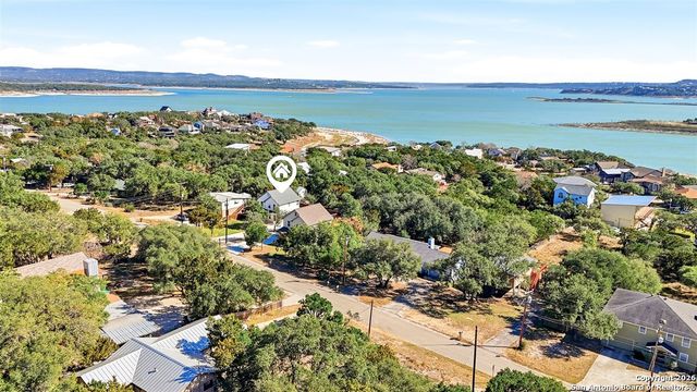 1608 Skyline, Canyon Lake, TX 78133