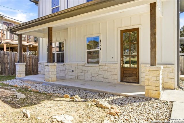 1608 Skyline, Canyon Lake, TX 78133