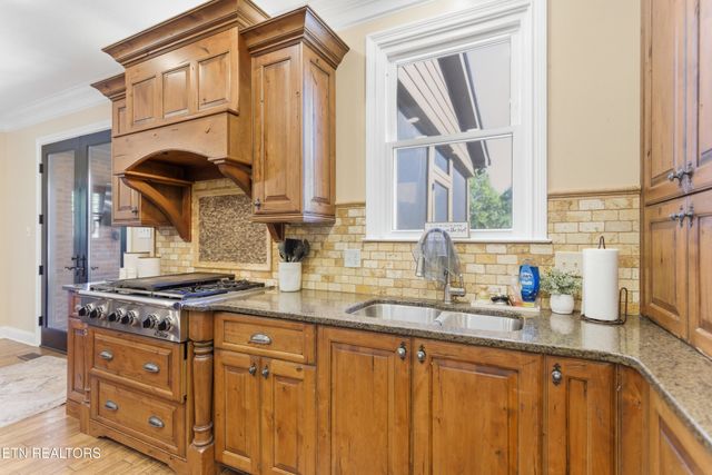 2800 Green Heron Blvd, Knoxville, TN 37938