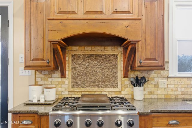 2800 Green Heron Blvd, Knoxville, TN 37938