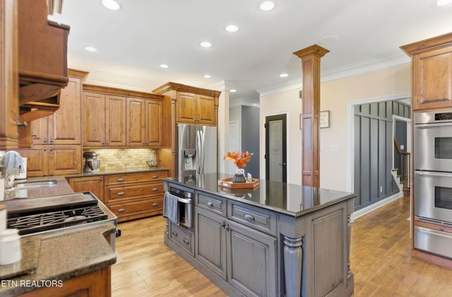 2800 Green Heron Blvd, Knoxville, TN 37938