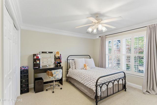 2800 Green Heron Blvd, Knoxville, TN 37938