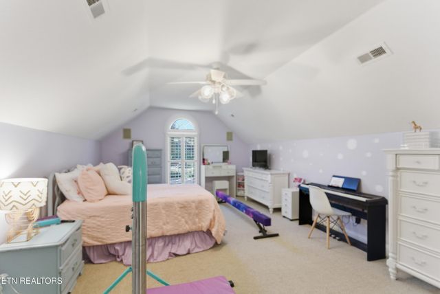 2800 Green Heron Blvd, Knoxville, TN 37938