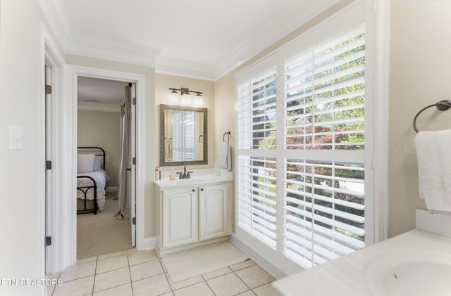 2800 Green Heron Blvd, Knoxville, TN 37938