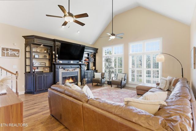 2800 Green Heron Blvd, Knoxville, TN 37938