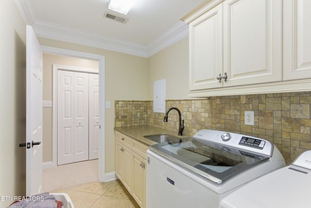 2800 Green Heron Blvd, Knoxville, TN 37938