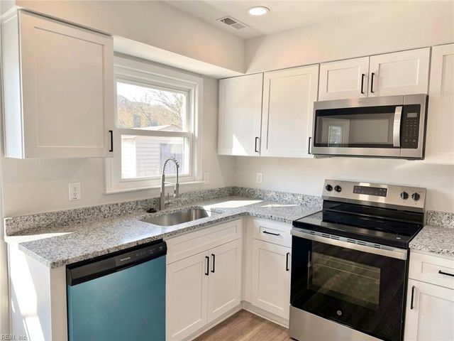 251 S Parliament DR, Virginia Beach, VA 23462