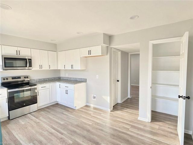 251 S Parliament DR, Virginia Beach, VA 23462