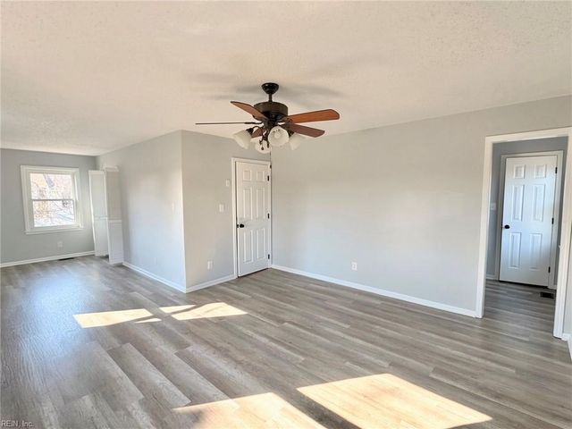251 S Parliament DR, Virginia Beach, VA 23462
