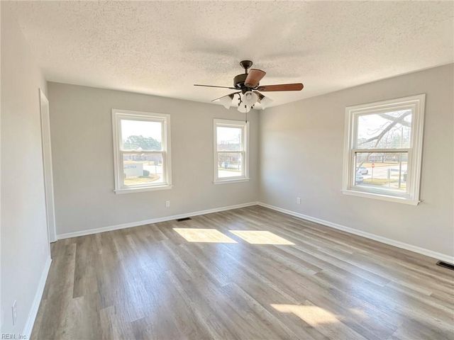 251 S Parliament DR, Virginia Beach, VA 23462