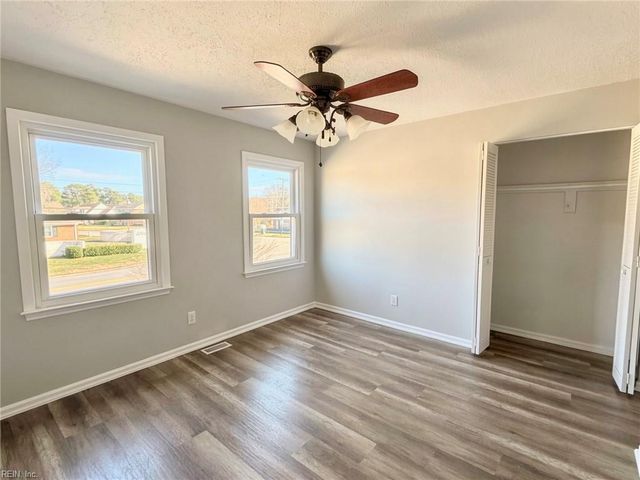 251 S Parliament DR, Virginia Beach, VA 23462