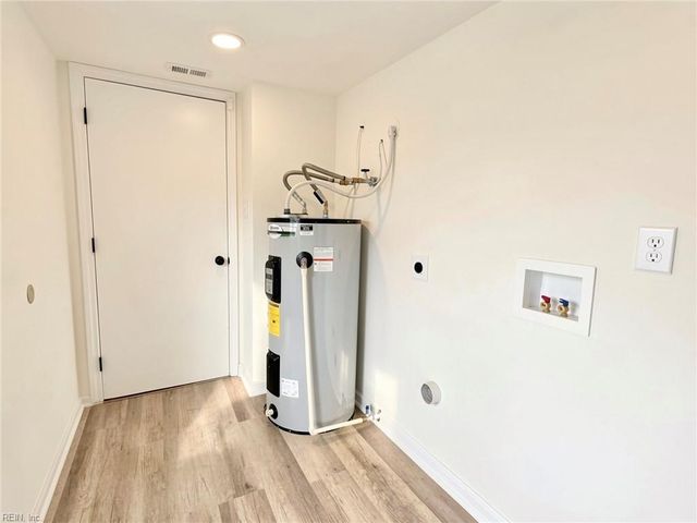 251 S Parliament DR, Virginia Beach, VA 23462